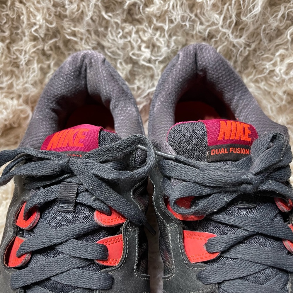 Nike Women's Gray and Pink Training Sneakers - Picture 3 of 6